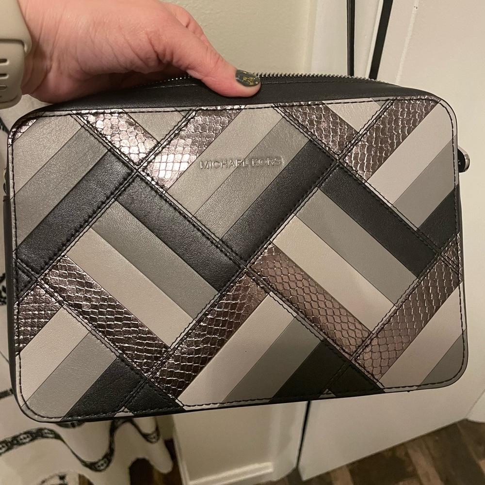 Michael Kors Jet Set Crossbody Bag - Women | Color: Black/Silver